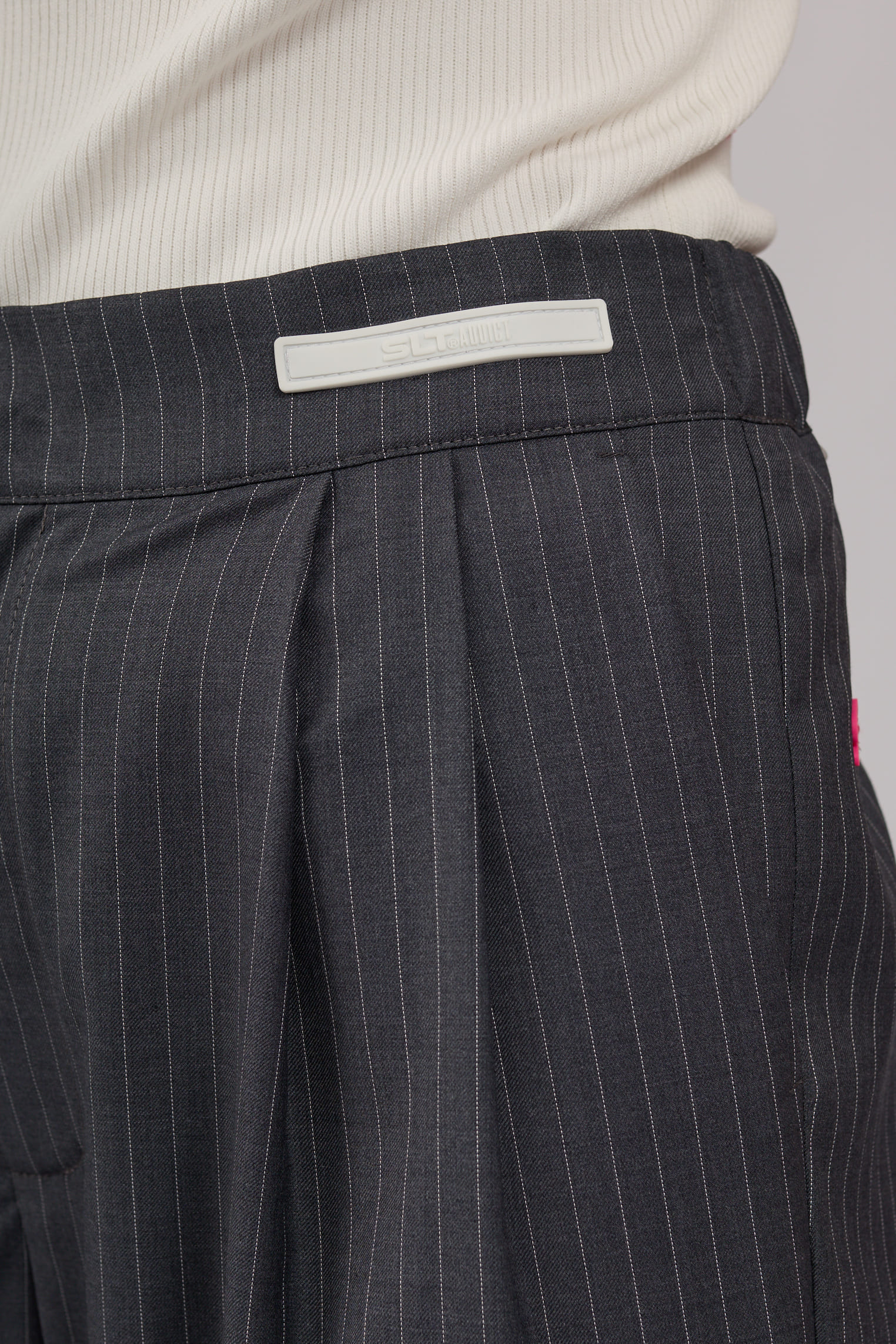 Gray striped trousers P0096/Wool